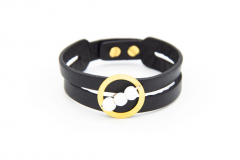 دستبند چرم و طلا طرح دایره و سنگ عقیق سفید کد OT103